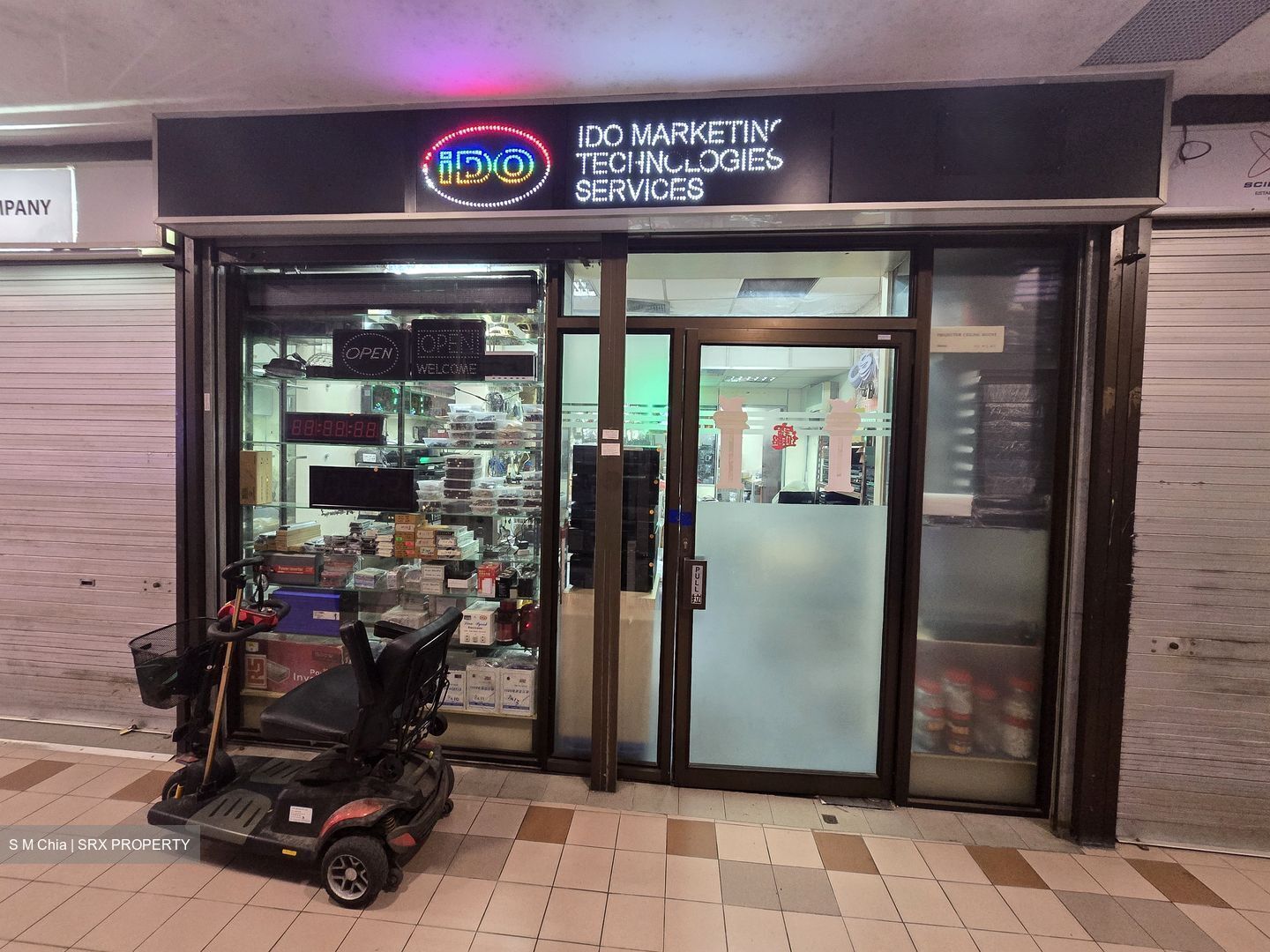 Sim Lim Tower (D8), Shop House #624321801